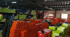 耐克阿迪達斯正品折扣店貨源招商加盟代理